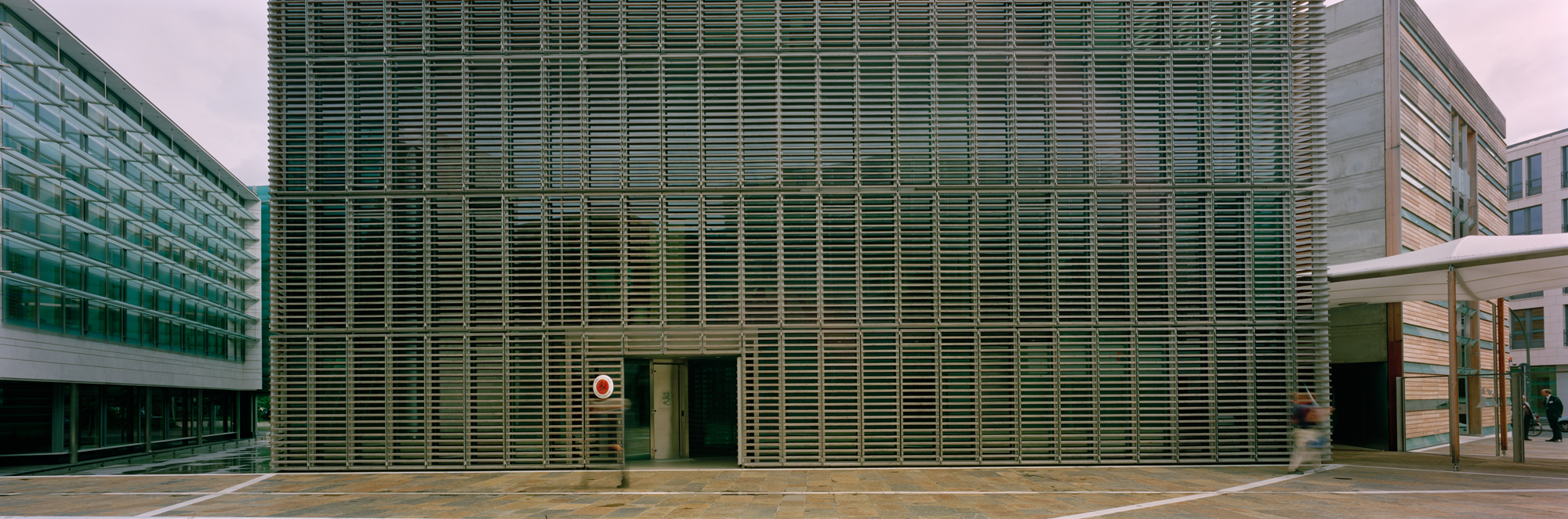 photographie grand format, photographie grand format, photographie grand format, photographie, photographie, photographie, 6x17, Berlin, capitale, capitale, ville, architecture, béton, acier, béton, acier, Ambassade de Finlande, Ambassade de Finlande