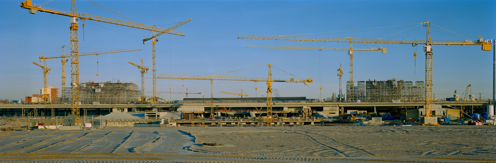 large format photography, large format photography, large format photography, photograph, photograph, photography, 6x17, Berlin, capital, capitol, city, architecture, concrete, steel, concrete, steel, building site, construction site