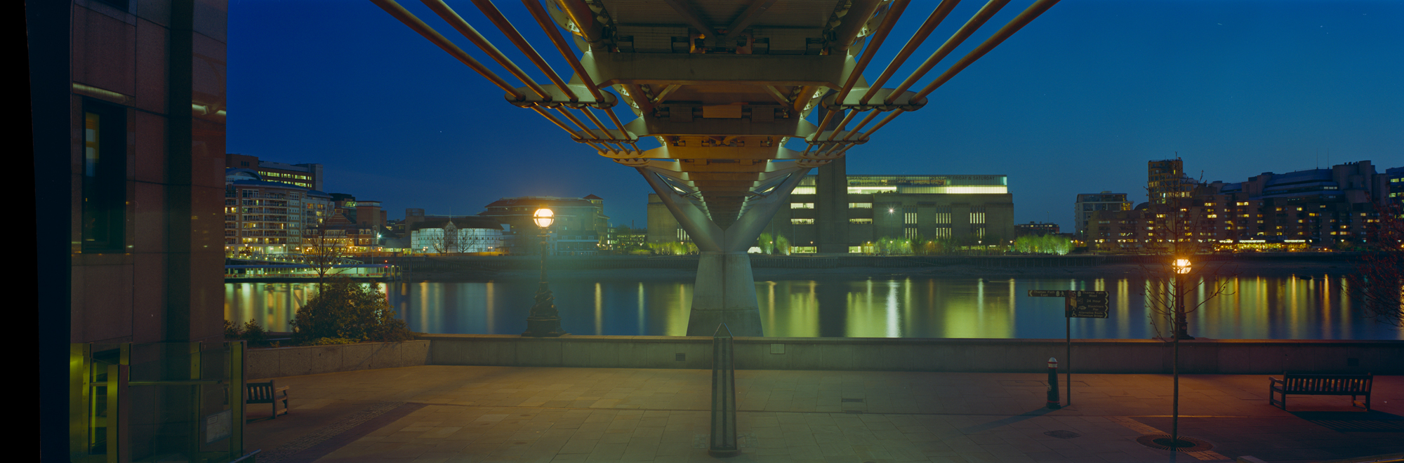 large format photography, Grossformatfotografie, Grossformatphotographie, Fotografie, Photographie, photography, 6x17, city, Stadt, Architektur, architecture, Beton, Stahl, concrete, steel, Brücke, bridge, London