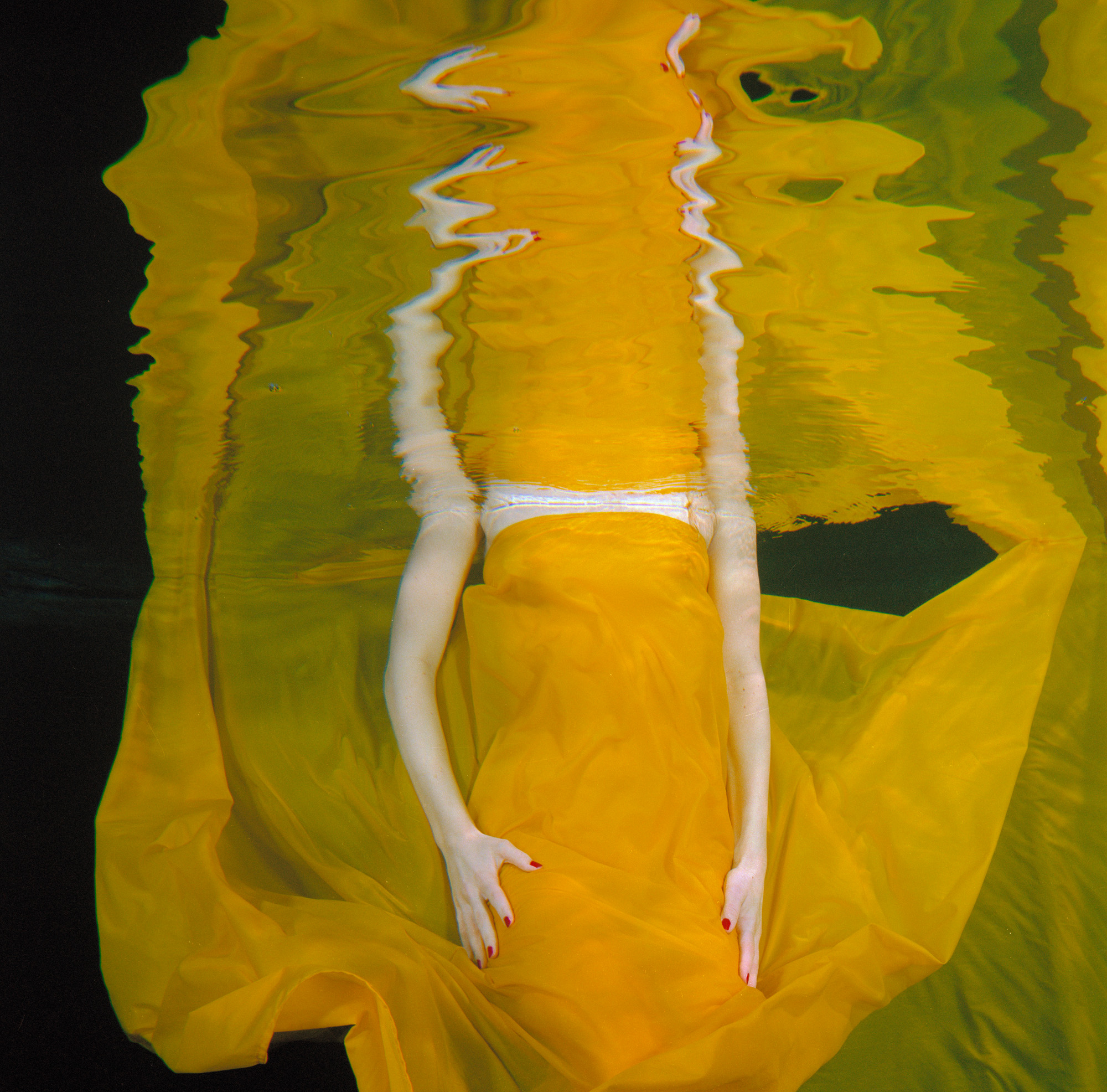 large format photography, large format photography, photography, photography, 6x17, under water, underwater, nude, semi-nude, silk, cloth, floating, weightless, model, skin, skin, mirroring, reflection, 